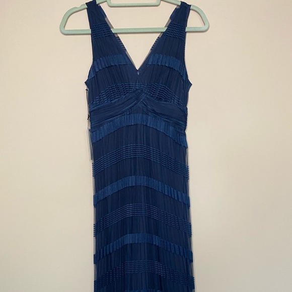 Ali & Jay Hollyhock midi - Picture 3 of 8